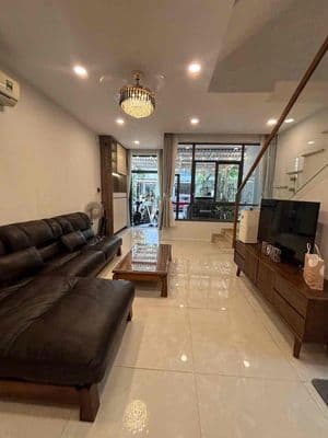 Nhà 3 lầu full nội thất ngay liên phường liền kề global city