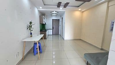 Cho thuê căn Studio 47m2, có nội thất, view hồ bơi có thể ở được ngay