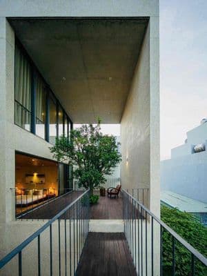 Cho thuê căn villa sân vườn 3 tầng mặt tiền khu #NAM #VIỆT #Á - ( ng