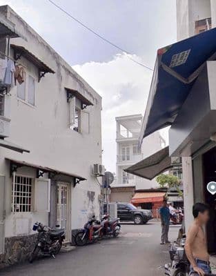 Bán nhà Bà Hom, 2 tầng, gần 20m2 nở hậu, HXH 5m thông, sát chợ Phú Lâm