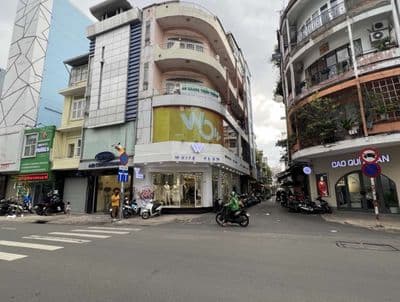 SPA Căn (góc 2MT) 418 Võ Văn Tần, Q3, Dt: 5x20m, Kc: trệt 3 lầu