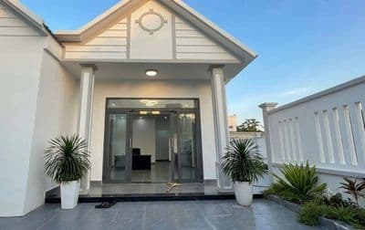 Cho thuê nhà biệt thự giá rẻ 200m