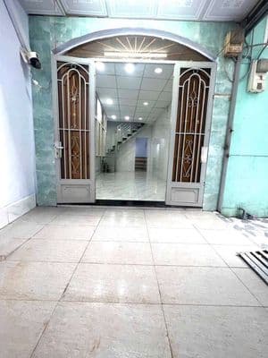 Nhà ngay vòng xoay lê đại hành