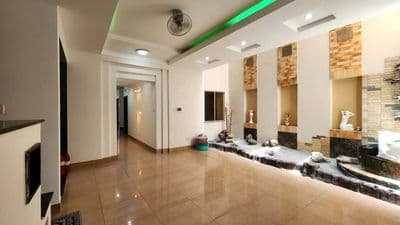 Nhà q.5 ngang 9m – 180m², 10pn 11wc, thang máy