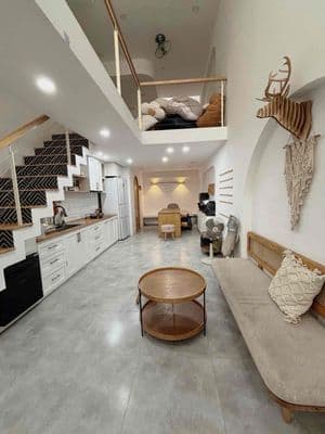Nhà Nguyễn Văn Công - Sát Sân Bay - đối diện BV 175 - 45m2 5tầng chỉ