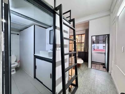 Cho Thuê Phòng 2 Không Gian Ngủ_ 25m2 4ng4xe Balcon Ngay Cầu Kiệu Q1