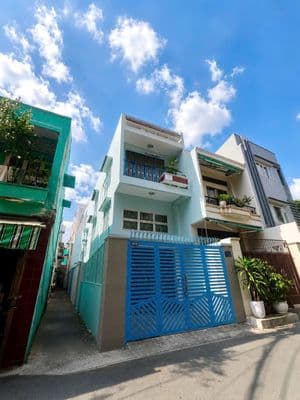 Cho thuê nhà hxh góc Nguyễn kiệm 5x15m 2 lầu 4pn giá 22 triệu TL