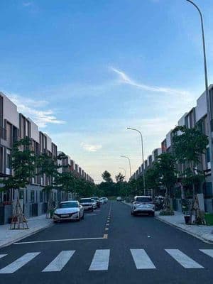 Cho thuê nhà 3PN 3WC TP Mới Bình Dương nội thất đầy đủ