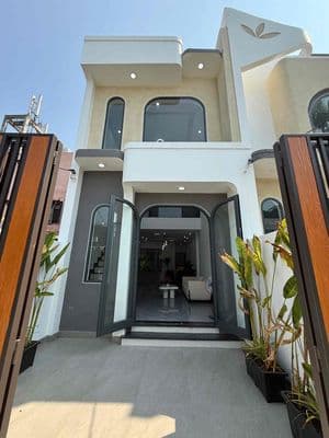 Nhà 2 tầng gần đại học sư phạm, gần bách khoa, siêu thị mega, đa khoa