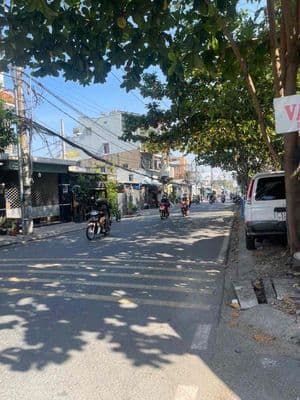 Bán nhà mặt tiền đường Phú Châu gần bv Thủ Đức.