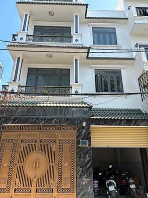 CHDV có ban công thoáng mát ở cạnh Chug cư 4s Linh Đông