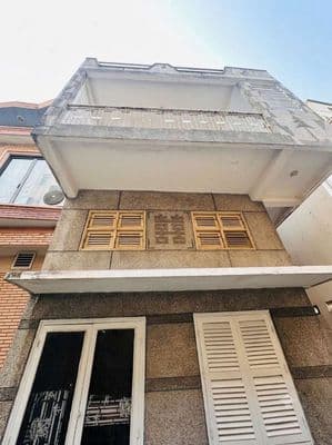 Góc 2 mt điện biên phủ quận 10 - cách mặt tiền 30m.