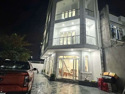 nhà 3 tấm gần hội trường nhân dân Đông Hòa