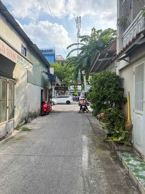 Bán nhà đường Chánh Hưng P4 Quận 8 cũ. Nhà hẻm xe hơi thông thoáng