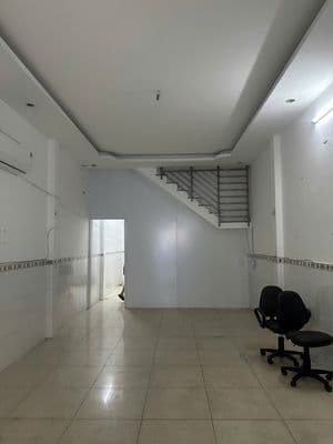 ( 10 triệu 3pn) ngay eaon tân phú nhà nc dt 4x18m 1 trệt 1 lầu