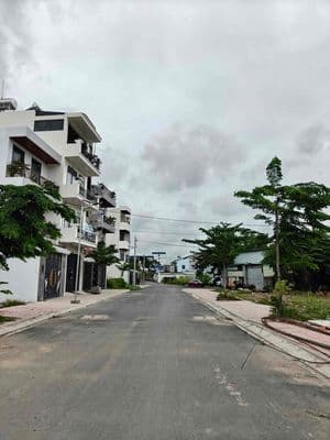 Đất 6.5x13m, Shr, Vị Trí Đẹp MT Nhựa 13m Có Vỉa Hè Gần Chợ TT Hóc Môn