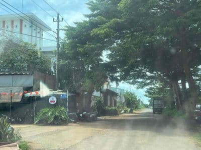 Kẹt tiền bán gấp lô đất 8m 2 mặt tiền trước sau đường Lê Cảnh Tuân