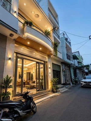 Bán nhà: khu ẩm thực tô hiệu - hoà bình .đầm sen 4m x18m 2 tầng btct