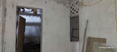 Cần cho thuê căn nhà cũ phố Bùi Thị Xuân để làm nhà kho hoặc bãi để xe