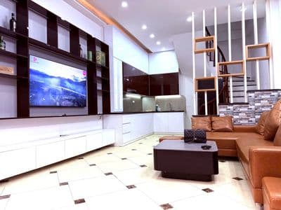 Cho thuê nhà nguyên căn lạc trung - hai bà trưng, 37m² x 5 tầng, 3 ngủ