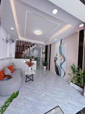 Chính chủ cần bán nhà đẹp 3 lầu 4pn đúc cứng cáp