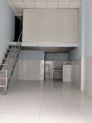 Nhà mặt tiền trệt lửng 4*12 có sân tiện KD