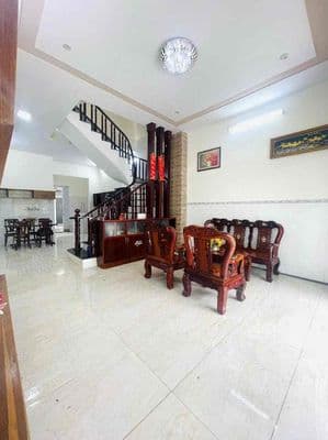 Bán nhà 2 lầu - đường 8c2 - kdc hưng phú - giá: 4.3 tỷ (thương lượng)