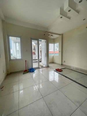 Cho thuê nhà Mặt tiền CMT8 có thang máy