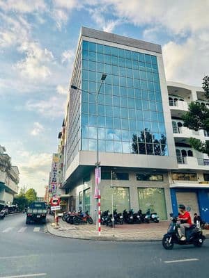 Cho thuê toà nhà văn phòng hơn 1.000m2 mặt tiền tô hiến thành quận 10