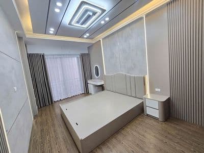 nhà ngõ 133 hoa bằng 85m x4T ô tô đỗ cửa