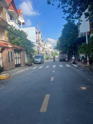 Nhà bán dt 76m2 trệt lầu MT đường ĐHT17, Q.12 giáp GV giá 5ty500
