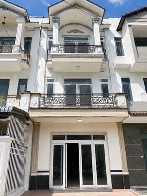 Nhà 3 lầu cho thuê gần chợ, khu dân cư Bình Minh