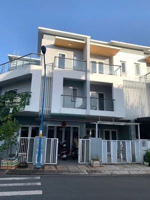 Nhà thô khu Mega Residence Village Khang Điền 5x15m - view thoáng mát