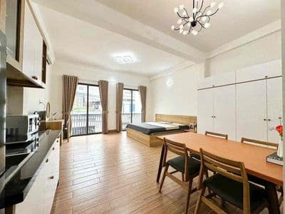 Cho thuê căn hộ studio thoáng mát rộng 40m2 ngay tại quận 10