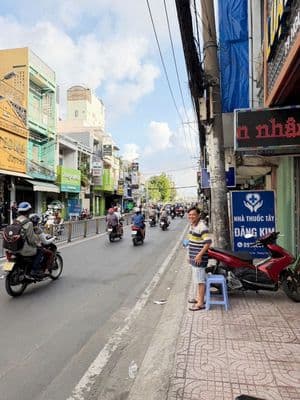 Bán nhà đẹp, mặt tiền Chợ Rạch Ông, giá chỉ 12,7 tỷ