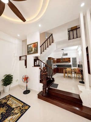 Cho thuê nhà 3 tầng mt an thượng 15 - gần biển