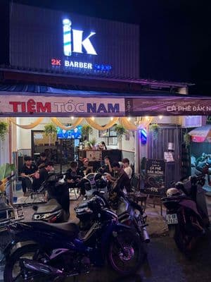 Sang tiệm tóc + tiệm cafe kinh doanh chung