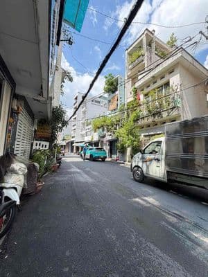 Nhà đẹp ở ngay cô giang-phan đình phùng-53m-ngang 4m-4 tầng