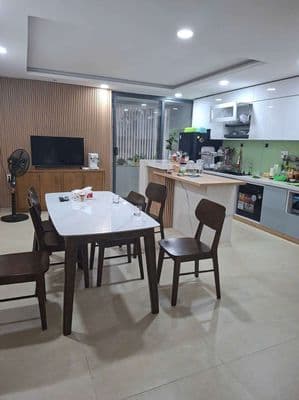 Cho thuê nhàt nguyễn lai full nội thất đẹp