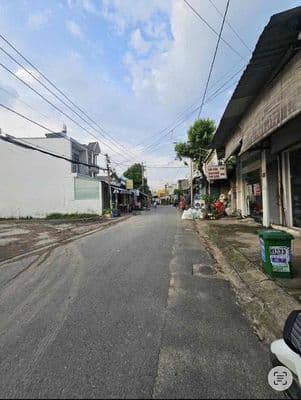 Nhà Đúc Lững 4x14m Shr, MT KD Buôn Bán Ngay Ngã 5 Chợ Đầu Mối Bà Điểm.