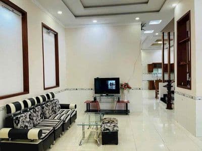 Cho thuê nhà vừa vửa làm văn phòng rộng 140m2 đất 3 lầu Thủ Dầu Một