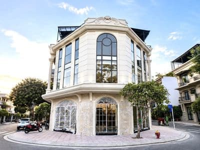Villa mới xây siêu đẹp - lô góc 3 mặt tiền - full nội thất