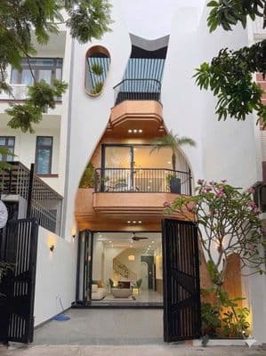 Bán nhà 3 tầng full nội thất đường huỳnh ngọc đủ,hòa xuân