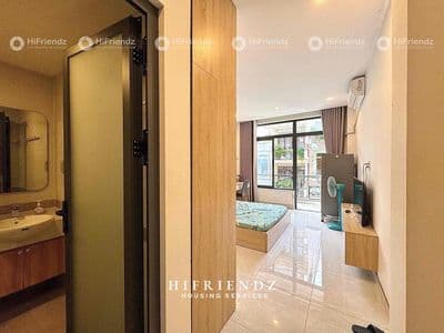 Cho thuê căn hộ bancol đi bộ qua đại học y dược