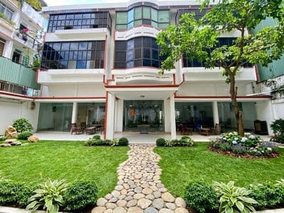Cho thuê biệt thự + sân gần sân bay, tân bình dtsd ~1200m2