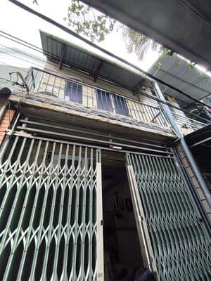 Nhà 2 tầng ngay bến xe miền đông mới