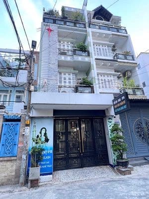 Nhà mới đẹp 4,5 x 16m – 4PN, 5WC – Hẻm 5m thông – Đang KD thẩm mỹ viện