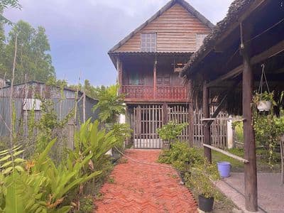 Nhà gỗ mặt tiền TL949