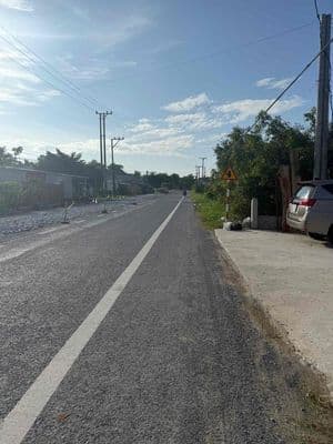 bán nhà kho và sân vười mới xây dựng