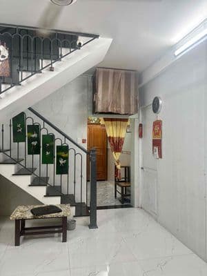Cho thuê nhà lầu có nội thất máy lạnh